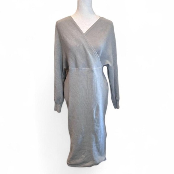 NWT Cupshe Gray Long Sleeve V-Neck Knit Dress Sz Medium - Picture 1 of 8